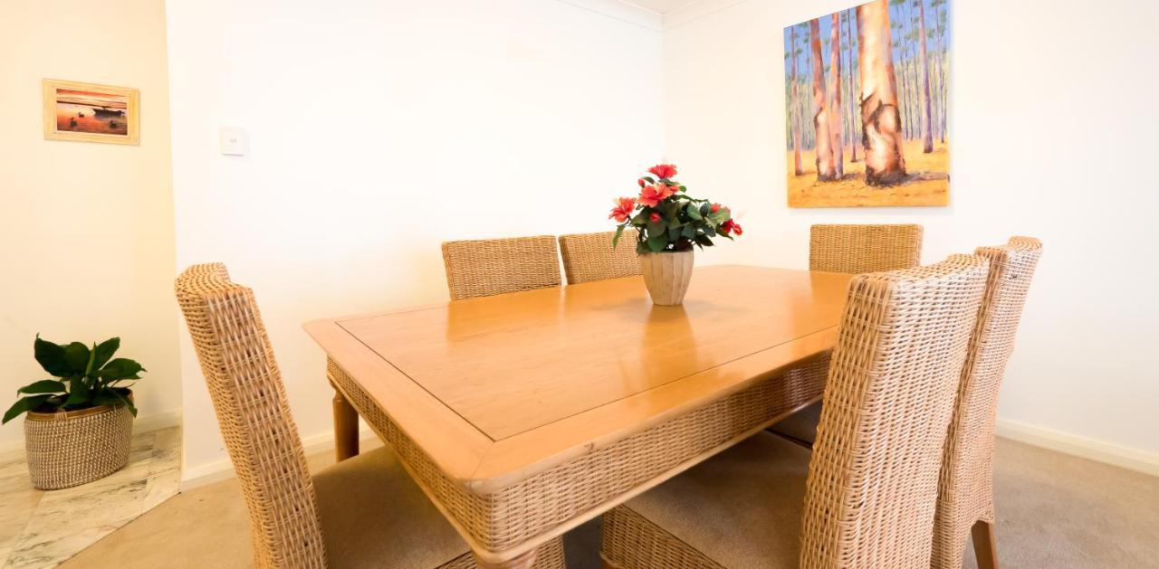 Victoria Square Apartments Gold Coast Buitenkant foto